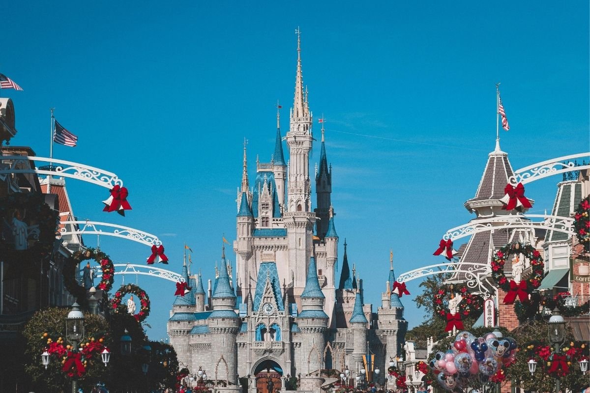 Shh.. Wild & Hidden facts about Disneyland that will blow your mind! Shh.. Wild & Hidden facts about Disneyland that will blow your mind!