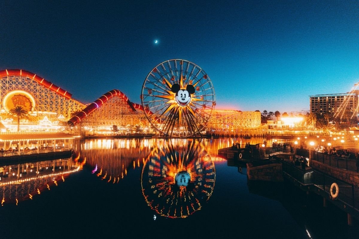 Shh.. Wild & Hidden facts about Disneyland that will blow your mind! Shh.. Wild & Hidden facts about Disneyland that will blow your mind!