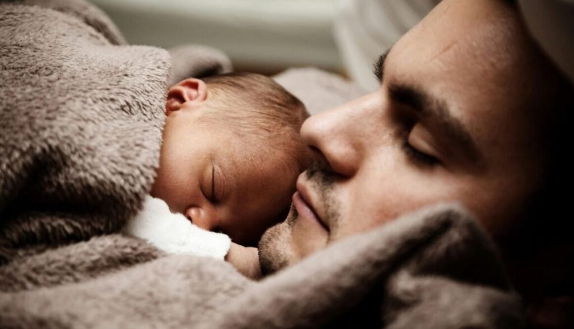 7 Stress-Free Tips to Travel with a Newborn