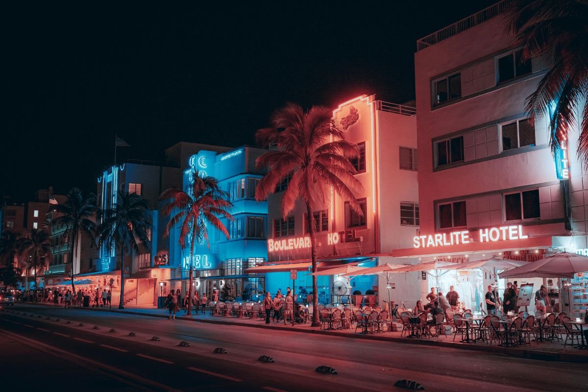 5 Powerful Cities in East Coast for Best Nightlife