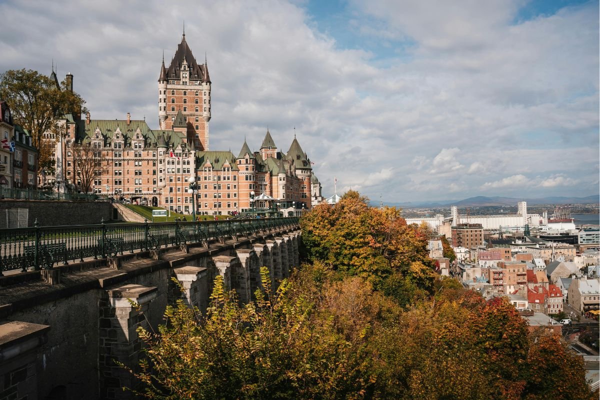 8 Dreamy Cities Near America for Wedding Bliss