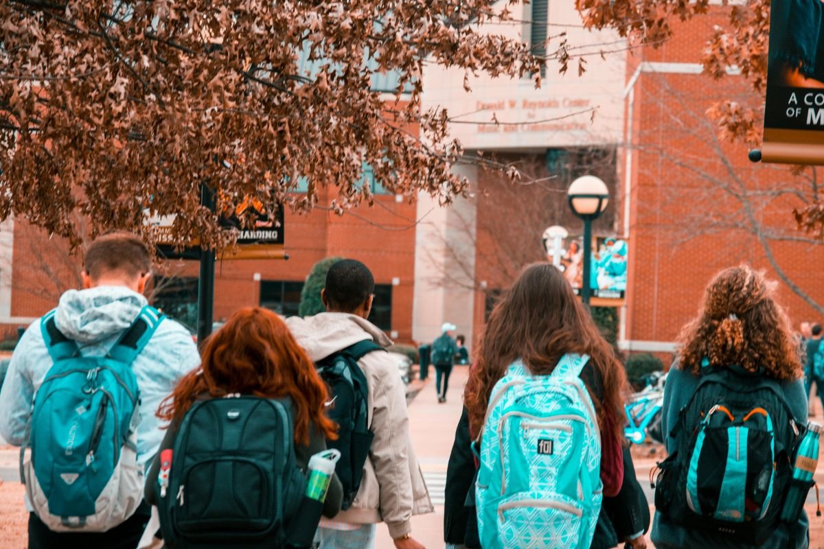 9 Top and Amazing Cities for Students