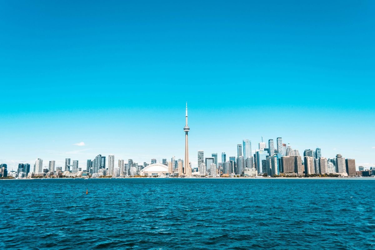 Best 5 Incredible Seasons to Visit Canada Now