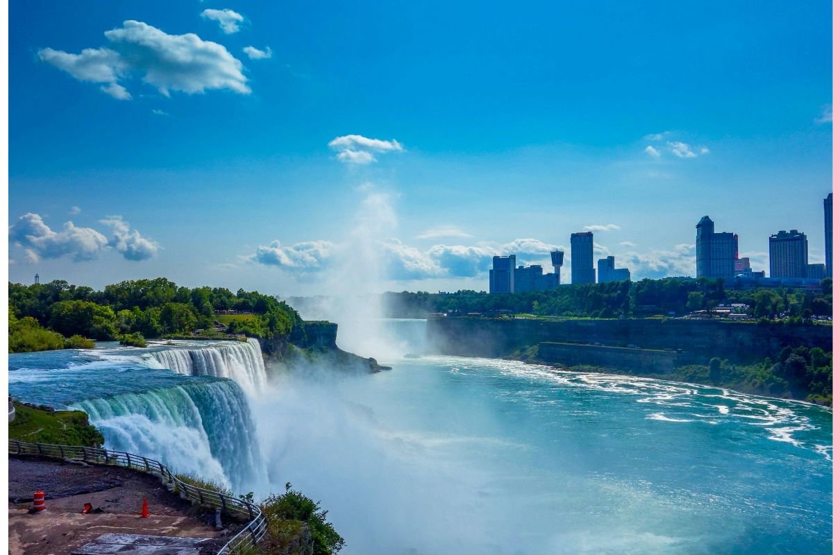 10 Unforgettable Attractions Traveling to Canada 10 Unforgettable Attractions Traveling to Canada