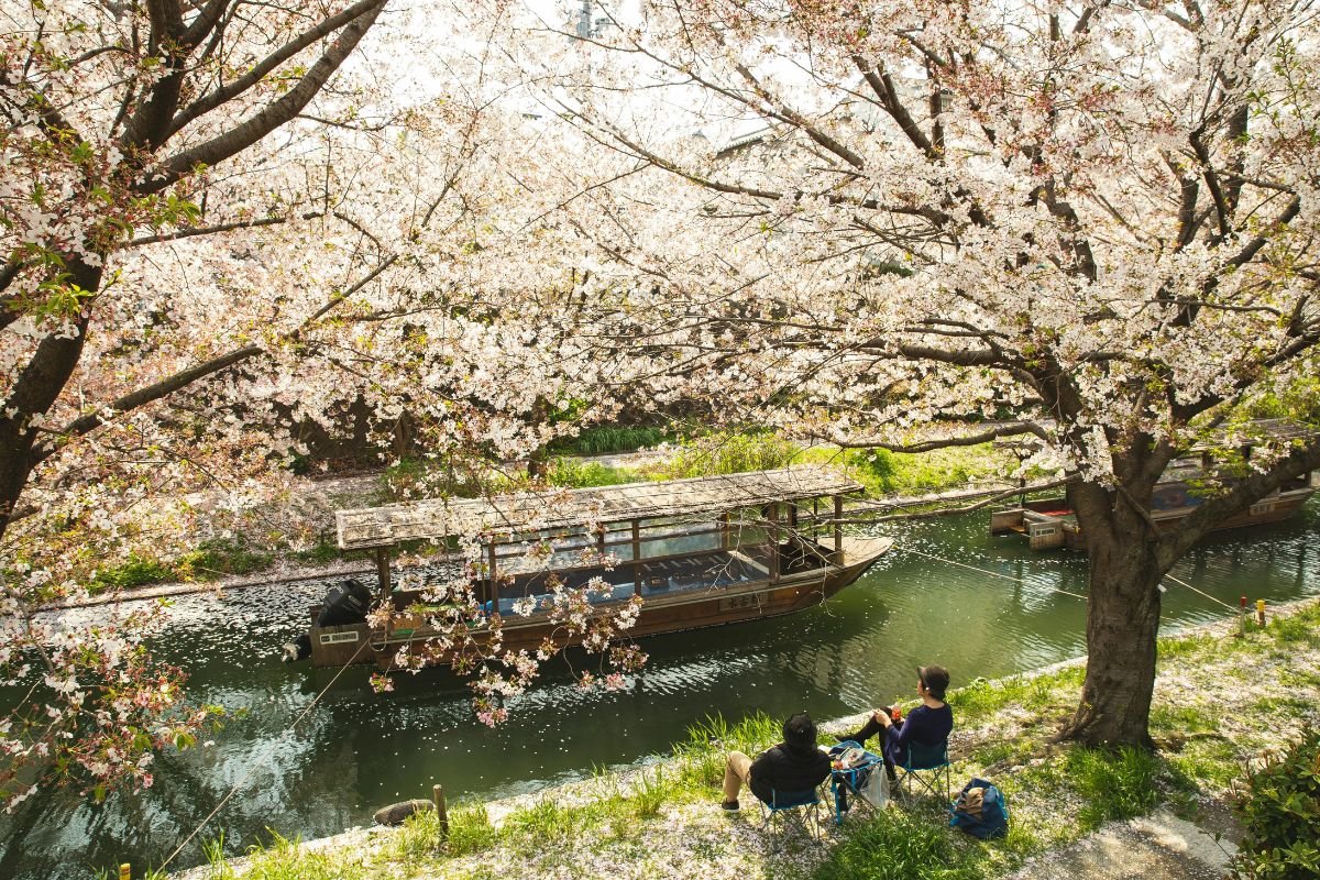 10 Unforgettable Cities for a Romantic Winter Honeymoon